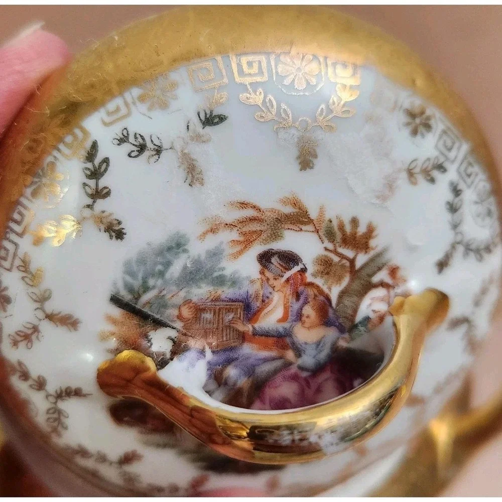 Edgewood China Warranted 22 Karat Gold Floral Decorative Sugar Bowl